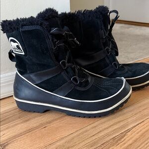 Sorel Women's Black and White Winter Boots